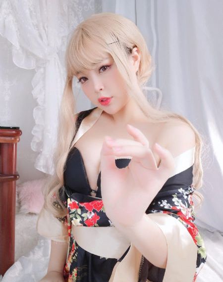 从吊带伸进去揉她小奶小说_超清日韩免费观看