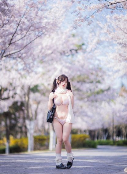 女兵被鬼子糟蹋H系列小说_720免费观看